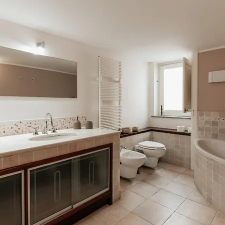 Apartment Four Luxury Art