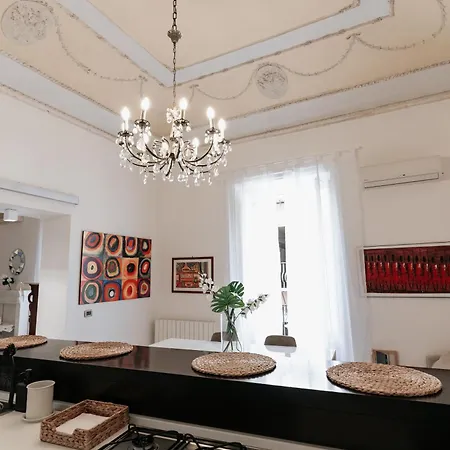 Four Luxury Art Apartment *