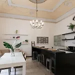Four Luxury Art باليرمو